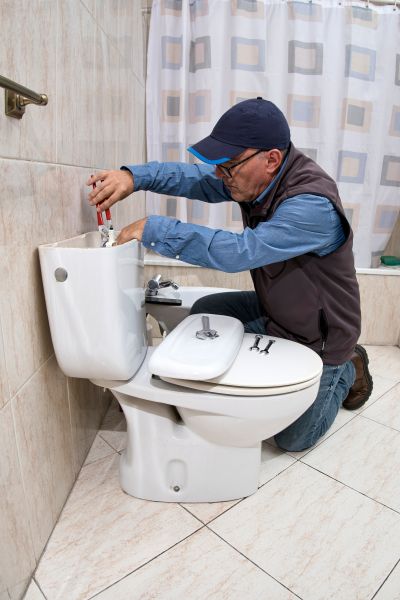 Broken Toilet Repair in Lima